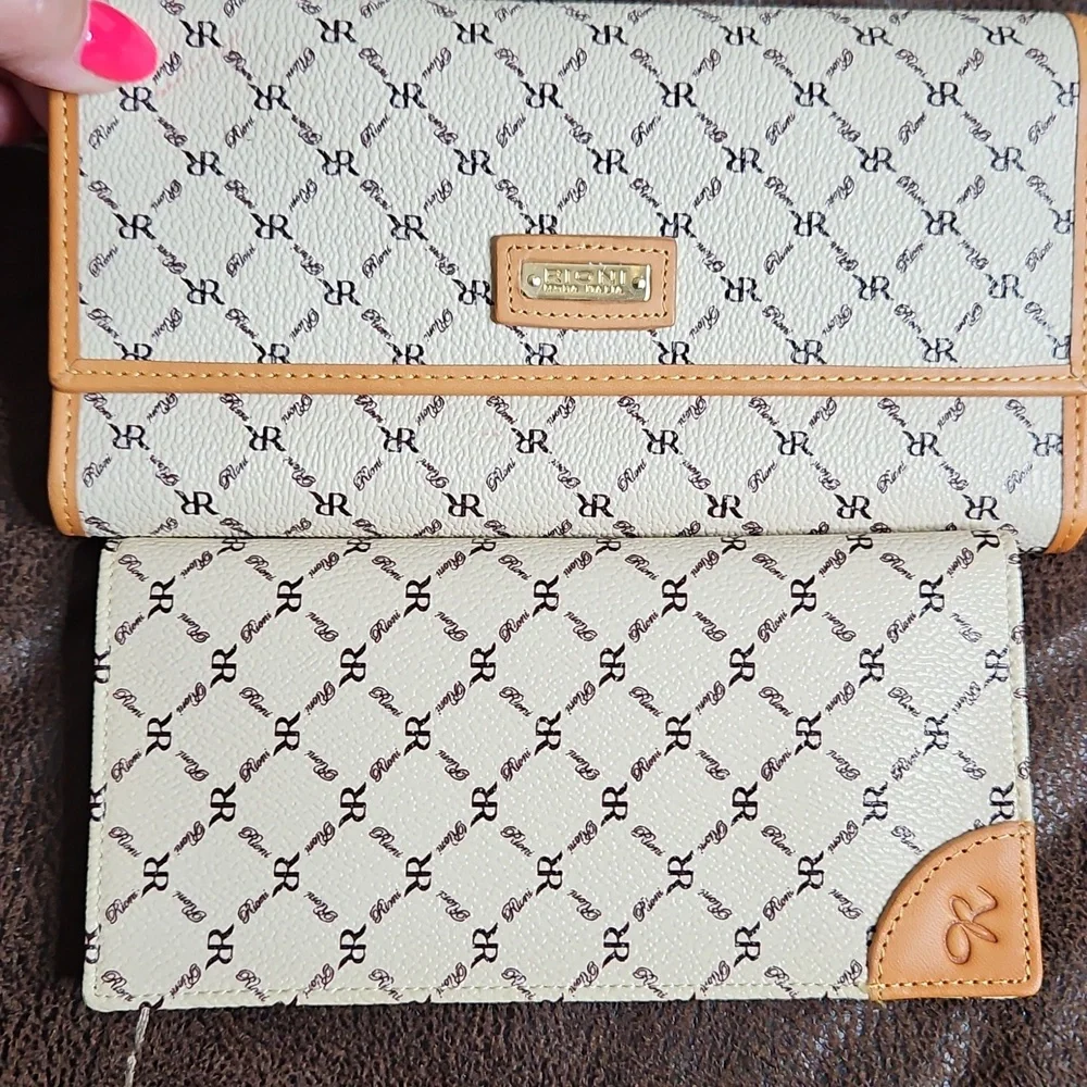 Rioni Hannah Women’s Tote With Porto Checkbook Wallet Set Cream And Tan